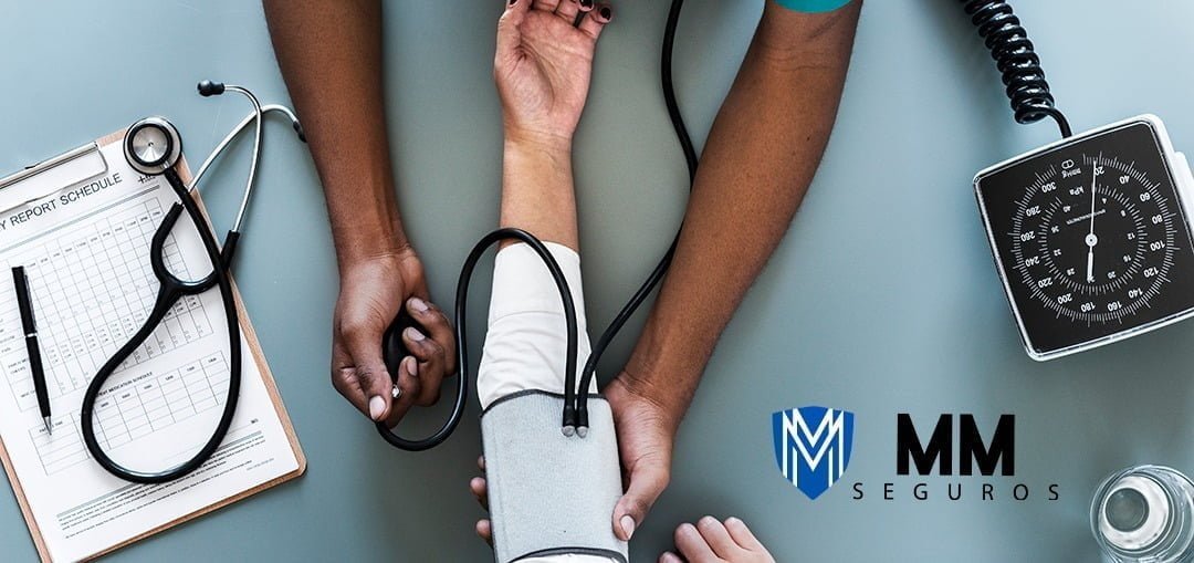 Leia mais sobre o artigo Combate a Hipertensão – Médicos alertam em Live sobre Mitos e Fake News